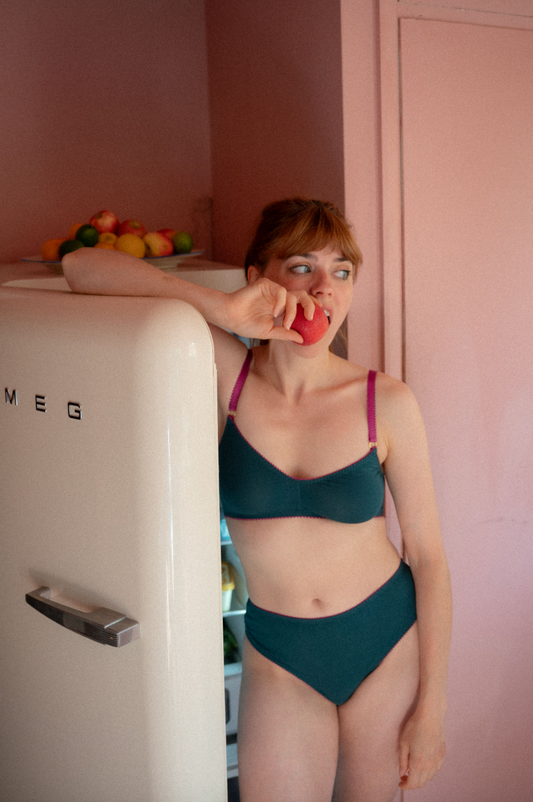 Conversations in Colour with Lindsey Isla.